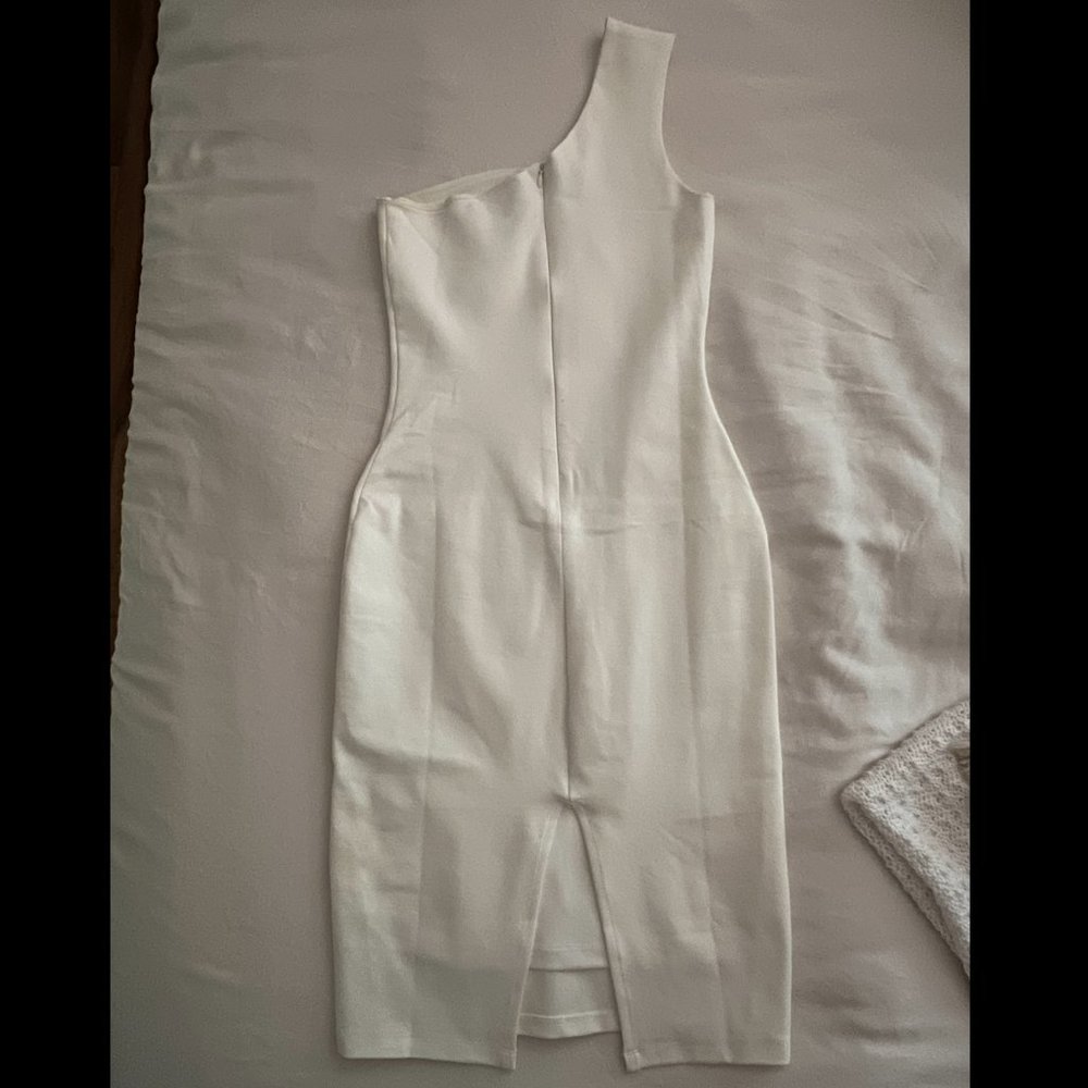 White One-Shoulder Dress